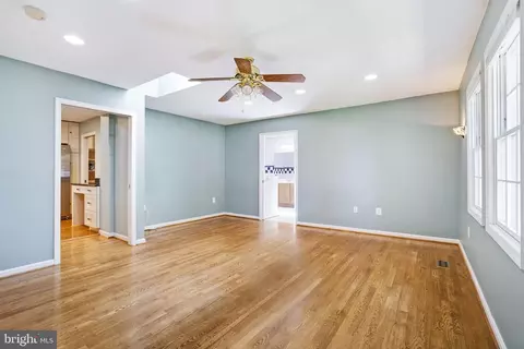 1708 Burning Tree Dr, Vienna, VA 22182 photo 27