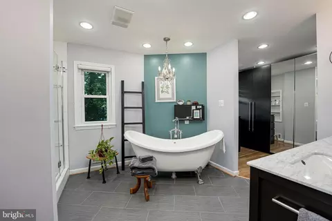 1708 Burning Tree Dr, Vienna, VA 22182 photo 41