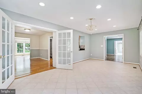 1708 Burning Tree Dr, Vienna, VA 22182 photo 23