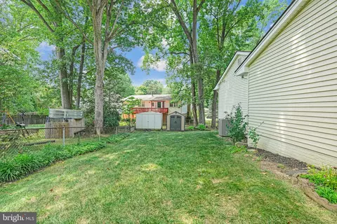 1708 Burning Tree Dr, Vienna, VA 22182 photo 57