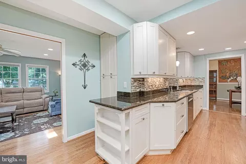 1708 Burning Tree Dr, Vienna, VA 22182 photo 14