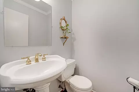 1708 Burning Tree Dr, Vienna, VA 22182 photo 9