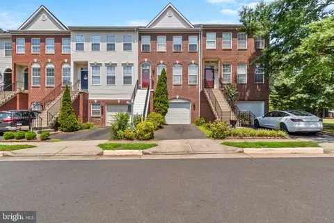 6602 Patent Parish Ln, Alexandria, VA 22315