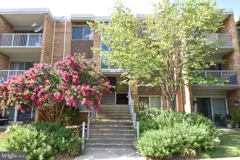 2914 Kings Chapel Rd #8, Falls Church, VA 22042