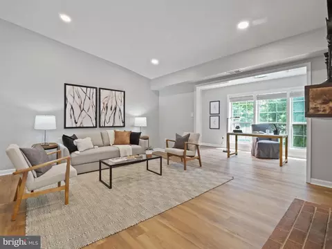 7753 Willow Point Dr #7753, Falls Church, VA 22042