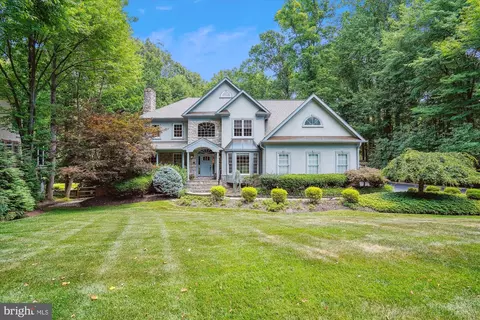 3237 Navy Dr, Oak Hill, VA 20171