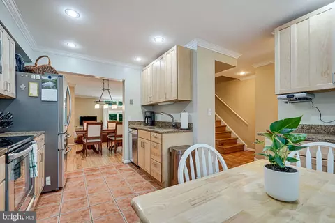 11722 Decade Ct, Reston, VA 20191 photo 6