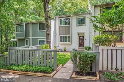 11722 Decade Ct, Reston, VA 20191 photo 2