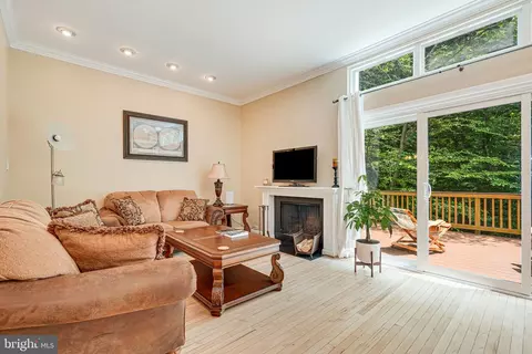 11722 Decade Ct, Reston, VA 20191 photo 10