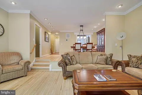 11722 Decade Ct, Reston, VA 20191 photo 13