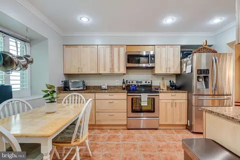 11722 Decade Ct, Reston, VA 20191 photo 4