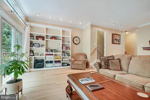 11722 Decade Ct, Reston, VA 20191 photo 12