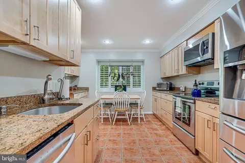 11722 Decade Ct, Reston, VA 20191 photo 5