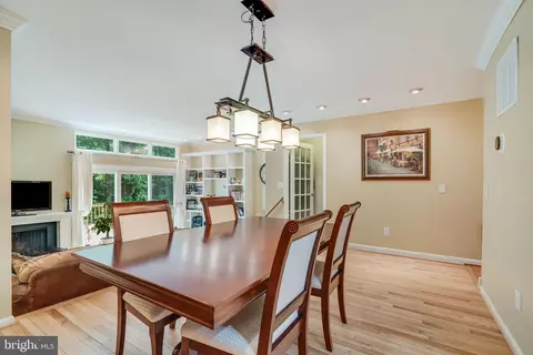 11722 Decade Ct, Reston, VA 20191 photo 7