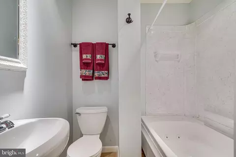 11722 Decade Ct, Reston, VA 20191 photo 27