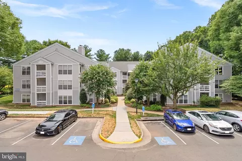 10303 Appalachian Cir #9-303, Oakton, VA 22124