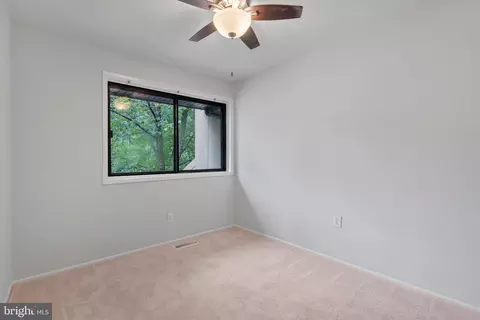 2214 White Cornus Ln, Reston, VA 20191 photo 15