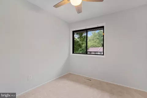 2214 White Cornus Ln, Reston, VA 20191 photo 17