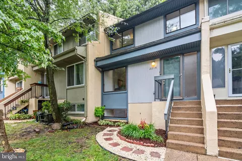 2214 White Cornus Ln, Reston, VA 20191 photo 33