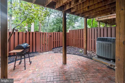 2214 White Cornus Ln, Reston, VA 20191 photo 3