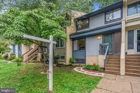 2214 White Cornus Ln, Reston, VA 20191 photo 35