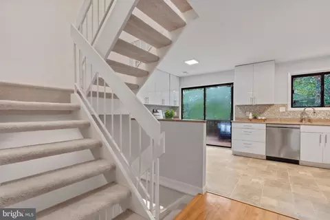 2214 White Cornus Ln, Reston, VA 20191 photo 24