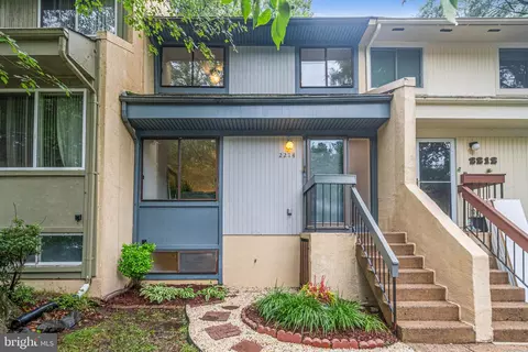 2214 White Cornus Ln, Reston, VA 20191