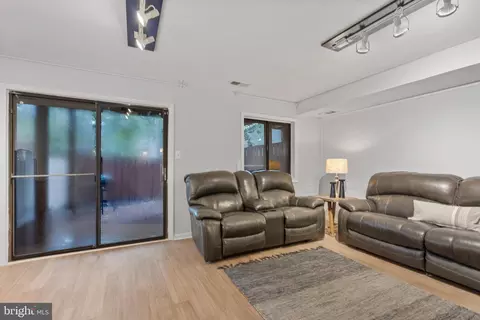 2214 White Cornus Ln, Reston, VA 20191 photo 7