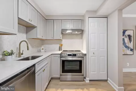 7640 Tremayne Pl #302, Mclean, VA 22102 photo 9