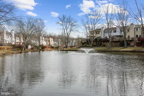 7100 Lake Cove Dr, Alexandria, VA 22315