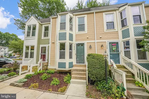 11238 Silentwood Ln, Reston, VA 20191