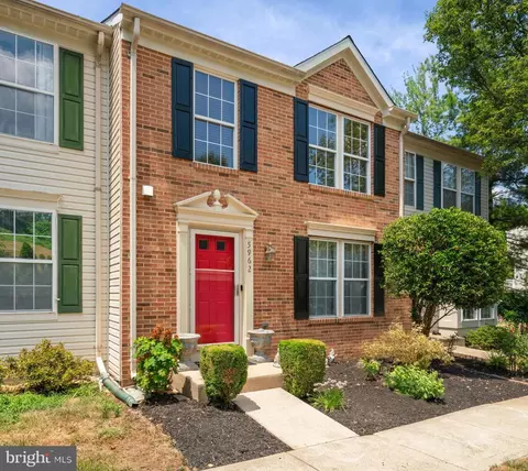5962 Edgehill Ct, Alexandria, VA 22303