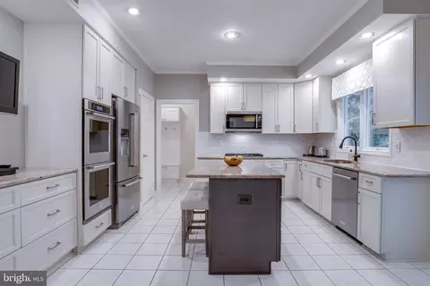 6310 Cardinal Hill Pl, Springfield, VA 22152 photo 14