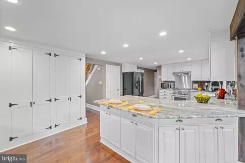 Kitchen - 7561 Vogels Way, Springfield, VA 22153 photo 8 of 10
