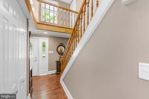 Entry Way - 7561 Vogels Way, Springfield, VA 22153 photo 2 of 9