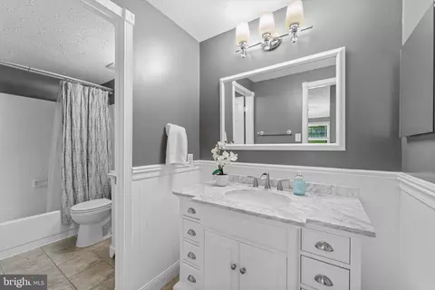 Bath - 7561 Vogels Way, Springfield, VA 22153 photo 3 of 6