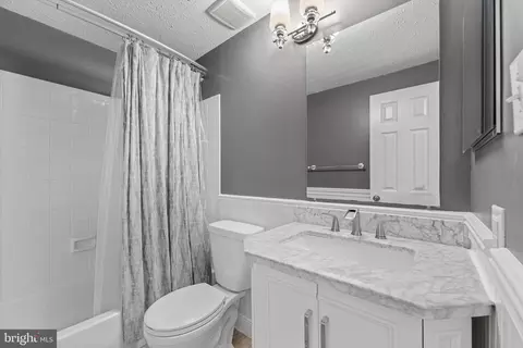 Bath - 7561 Vogels Way, Springfield, VA 22153 photo 4 of 6