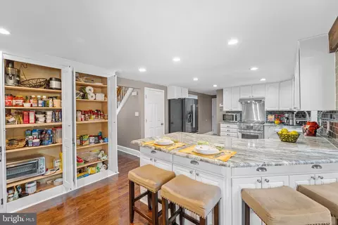 Kitchen - 7561 Vogels Way, Springfield, VA 22153 photo 9 of 10