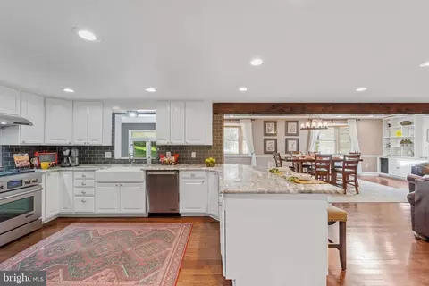 Kitchen - 7561 Vogels Way, Springfield, VA 22153 photo 3 of 10