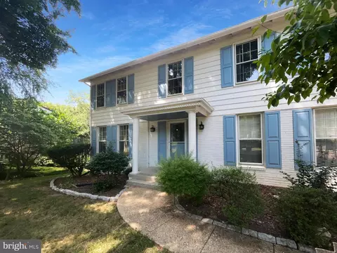 4902 Gadsen Dr, Fairfax, VA 22032
