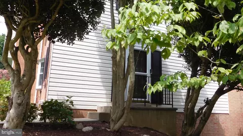 8328 Uxbridge Ct, Springfield, VA 22151 photo 3