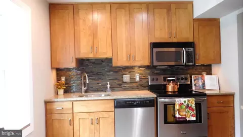 8328 Uxbridge Ct, Springfield, VA 22151 photo 7