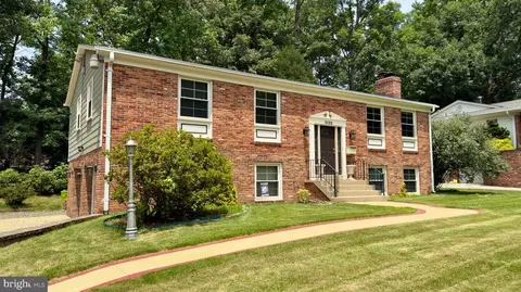 3522 King Arthur Rd, Annandale, VA 22003