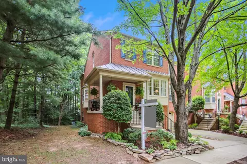1408 Park Garden Ln, Reston, VA 20194