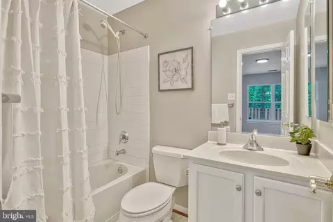Bath - 7319 Hampton Manor Pl, Springfield, VA 22150 photo 5 of 5