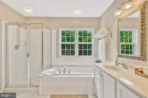 Bath - 7319 Hampton Manor Pl, Springfield, VA 22150 photo 2 of 5
