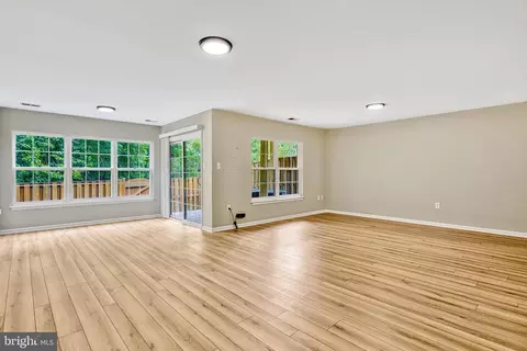 Living - 7319 Hampton Manor Pl, Springfield, VA 22150 photo 4 of 4