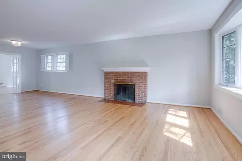 8112 Hatteras Ln, Springfield, VA 22151 photo 13
