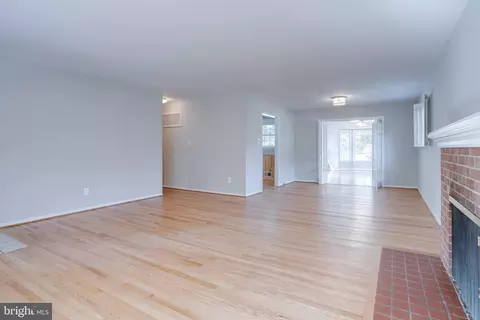 8112 Hatteras Ln, Springfield, VA 22151 photo 14