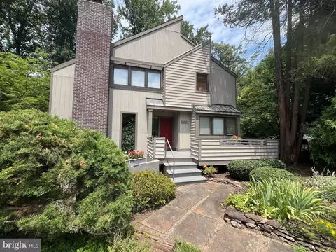 5501 Burley Ct, Burke, VA 22015